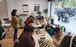 TORNEO PARA TODAS LAS EDADES Y NIVELES EN AJEDREZ CON CABEZA – 11/10/2025